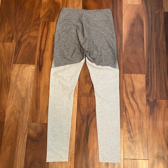 NWT Outdoor Voices 7/8 Tri-Tone Warmup Legging - Picture 4 of 6